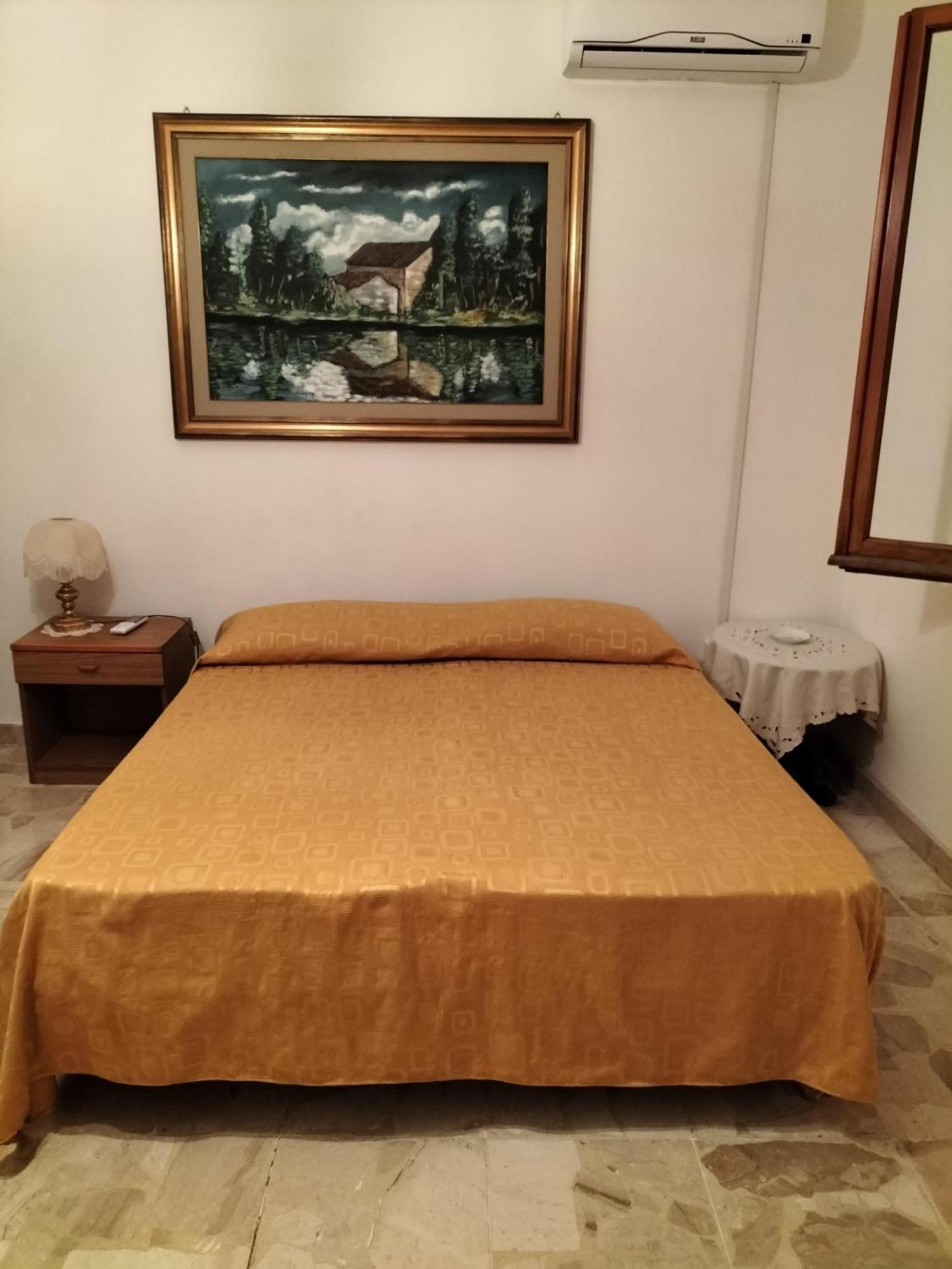 B&B Anna Piscinas Szoba fotó