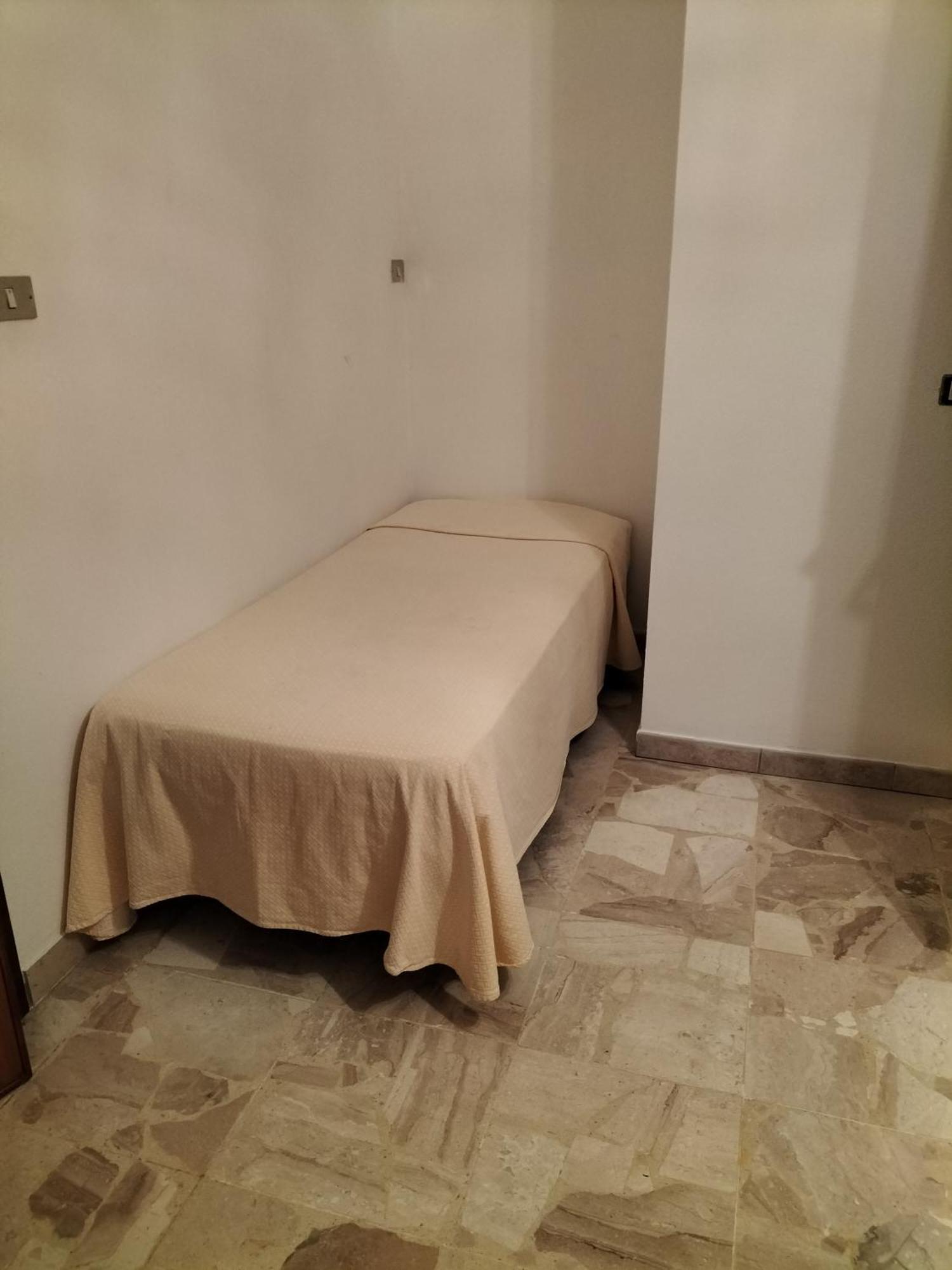 B&B Anna Piscinas Szoba fotó